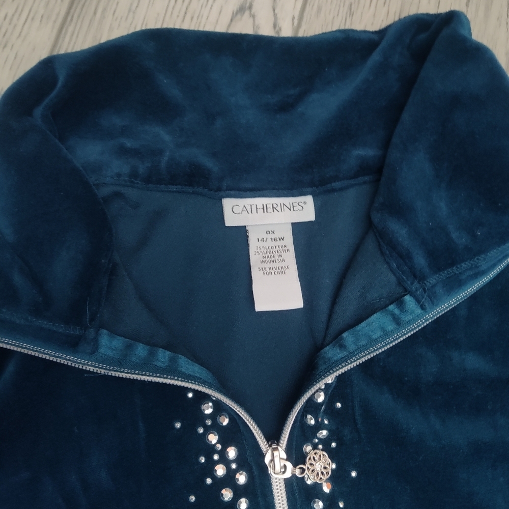 Velour Catherine's OX 14/16W Blue Beaded front zip Jacket. Excellent condition - Picture 9 of 10